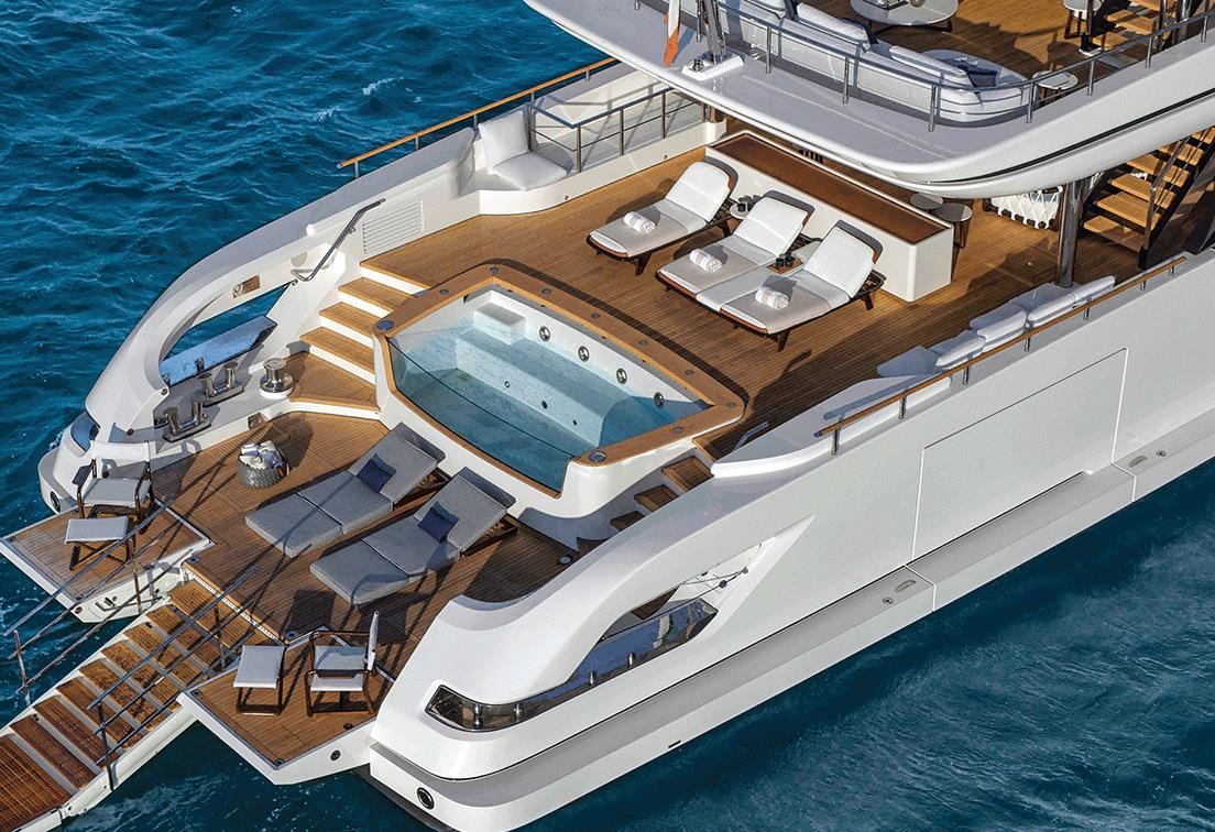 Custom Line Navetta 50, cockpit and jacuzzi