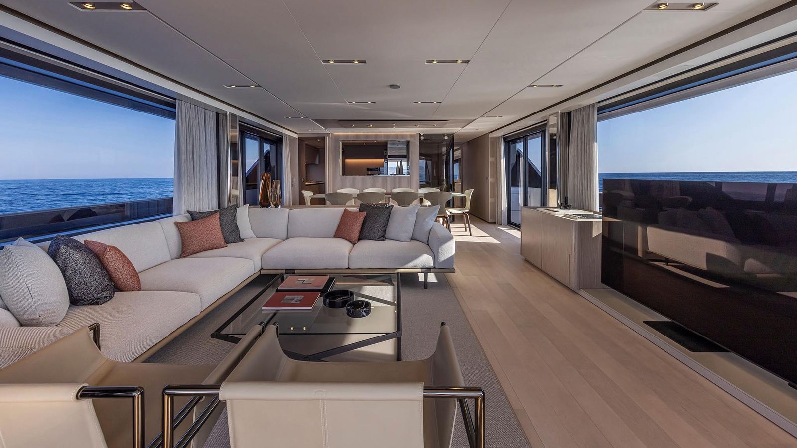 Ferretti Yachts 1000, main deck saloon