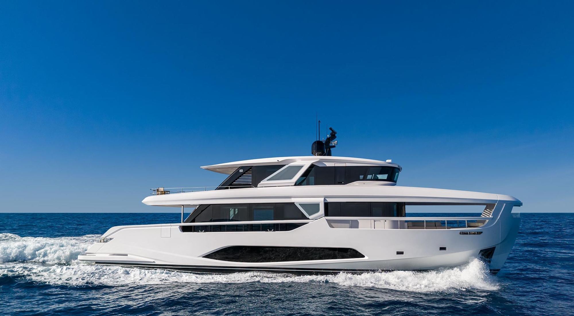 Ferretti Yachts 1000