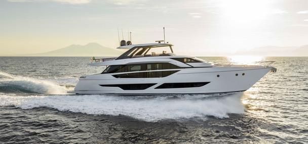 Ferretti Yachts 860