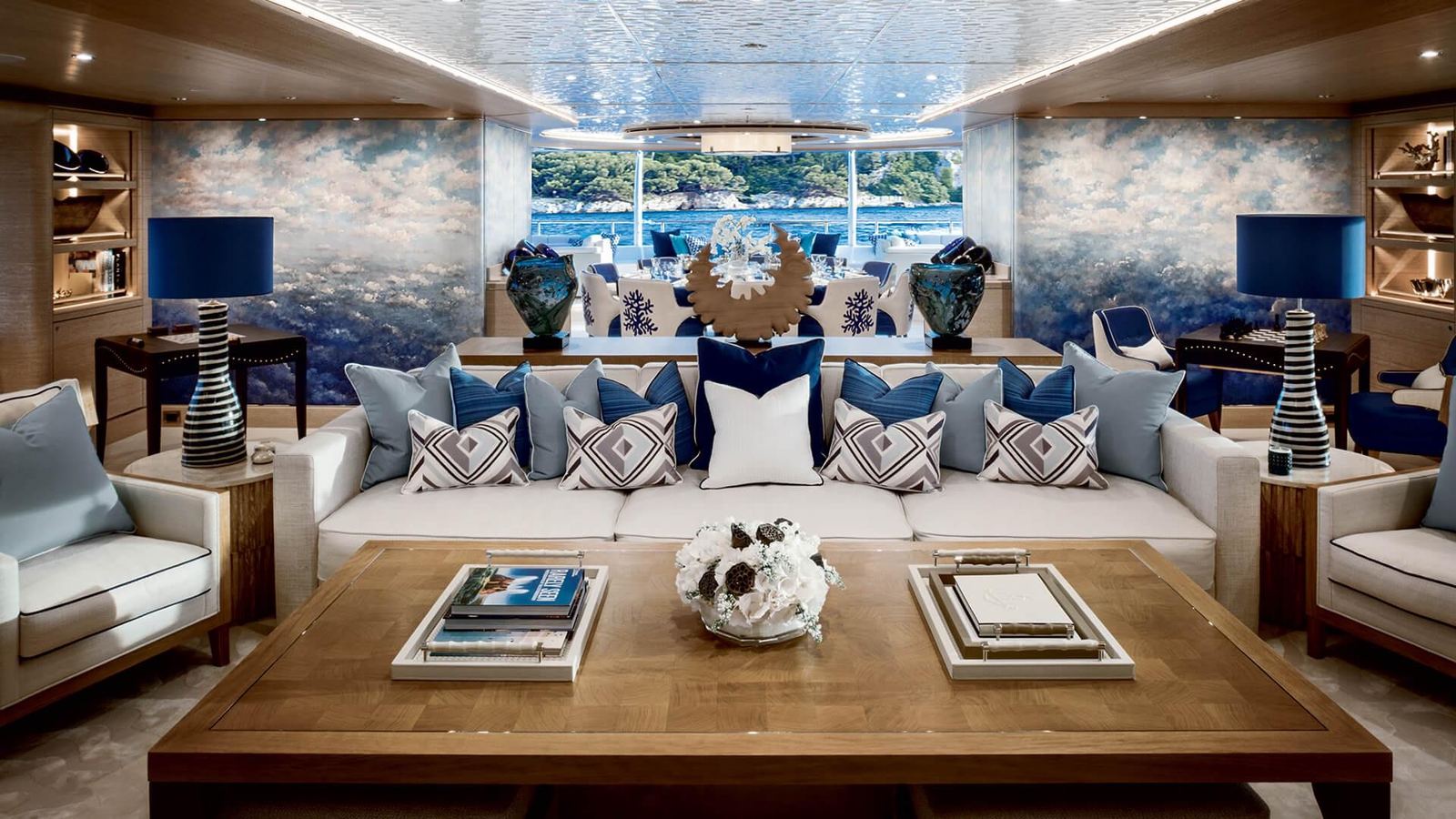 M/Y Cloud 9, exterior