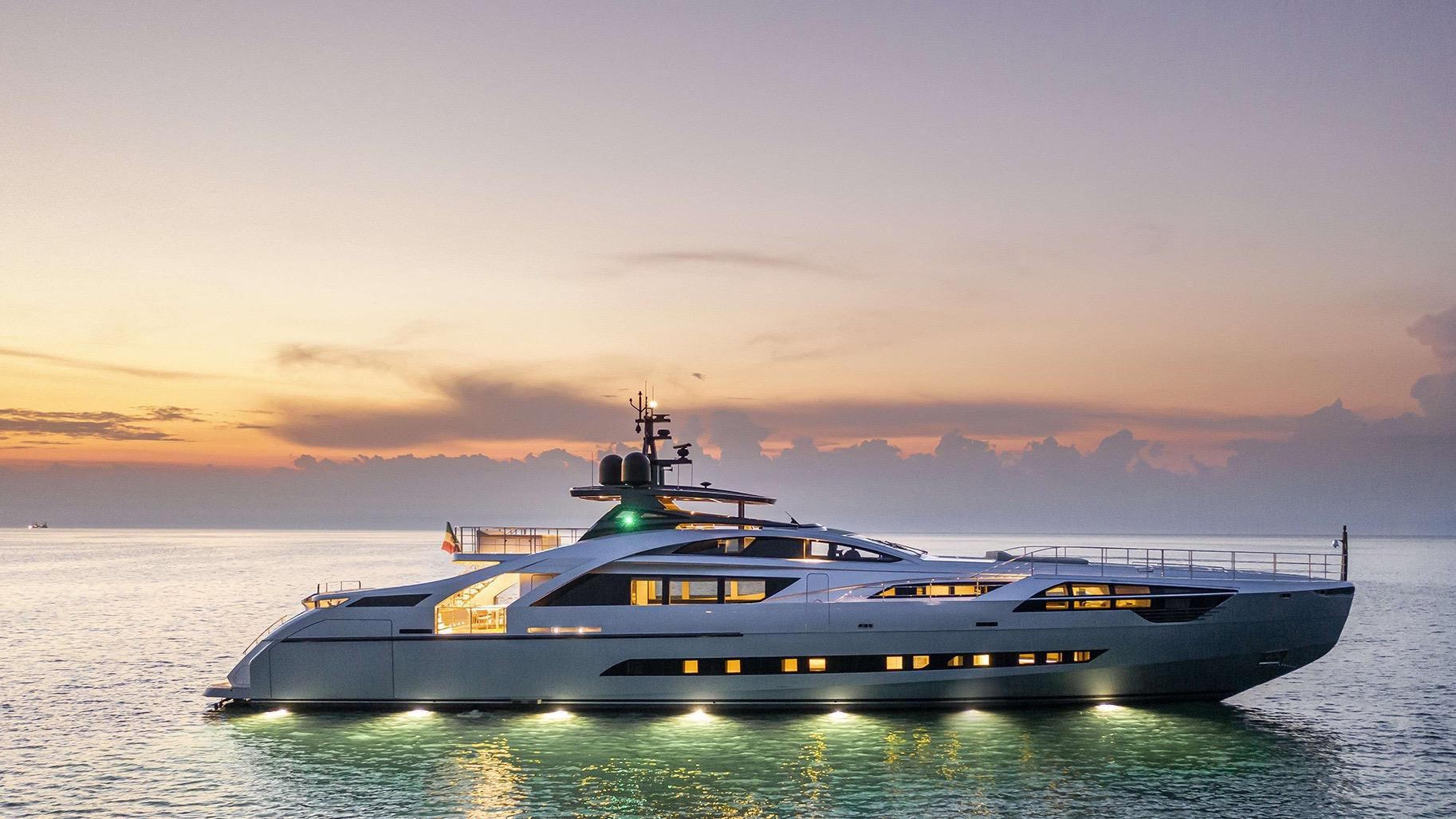 Pershing 140