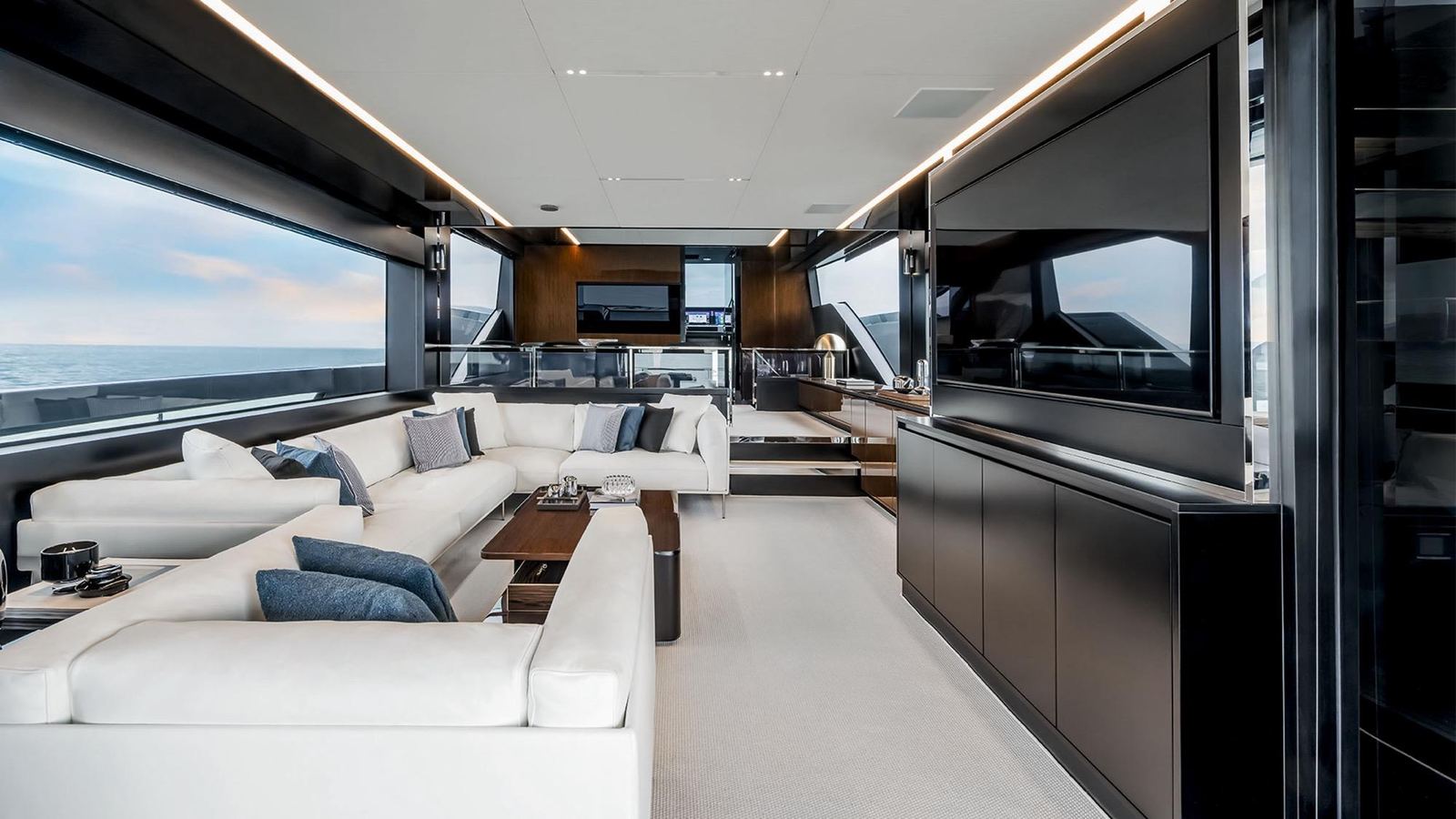 Riva Diva 82, main deck saloon