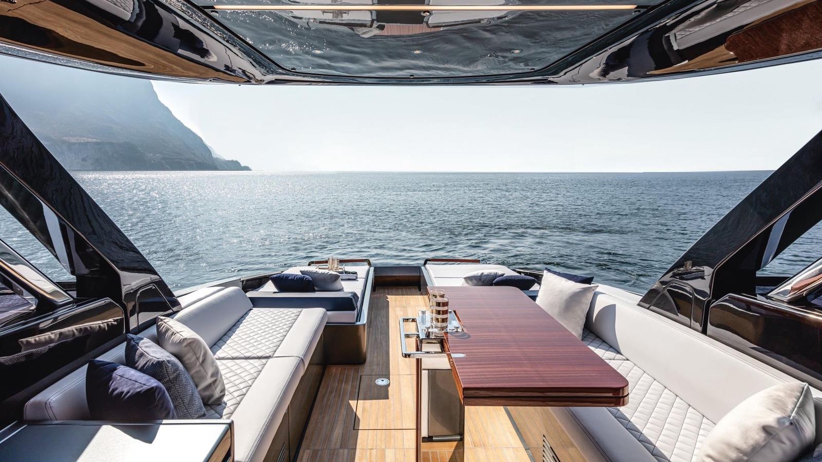 Riva Dolceriva 48, cockpit